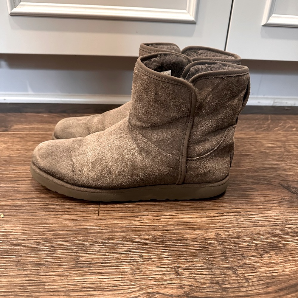 Ugg Classic Mini Excellent Used Condition